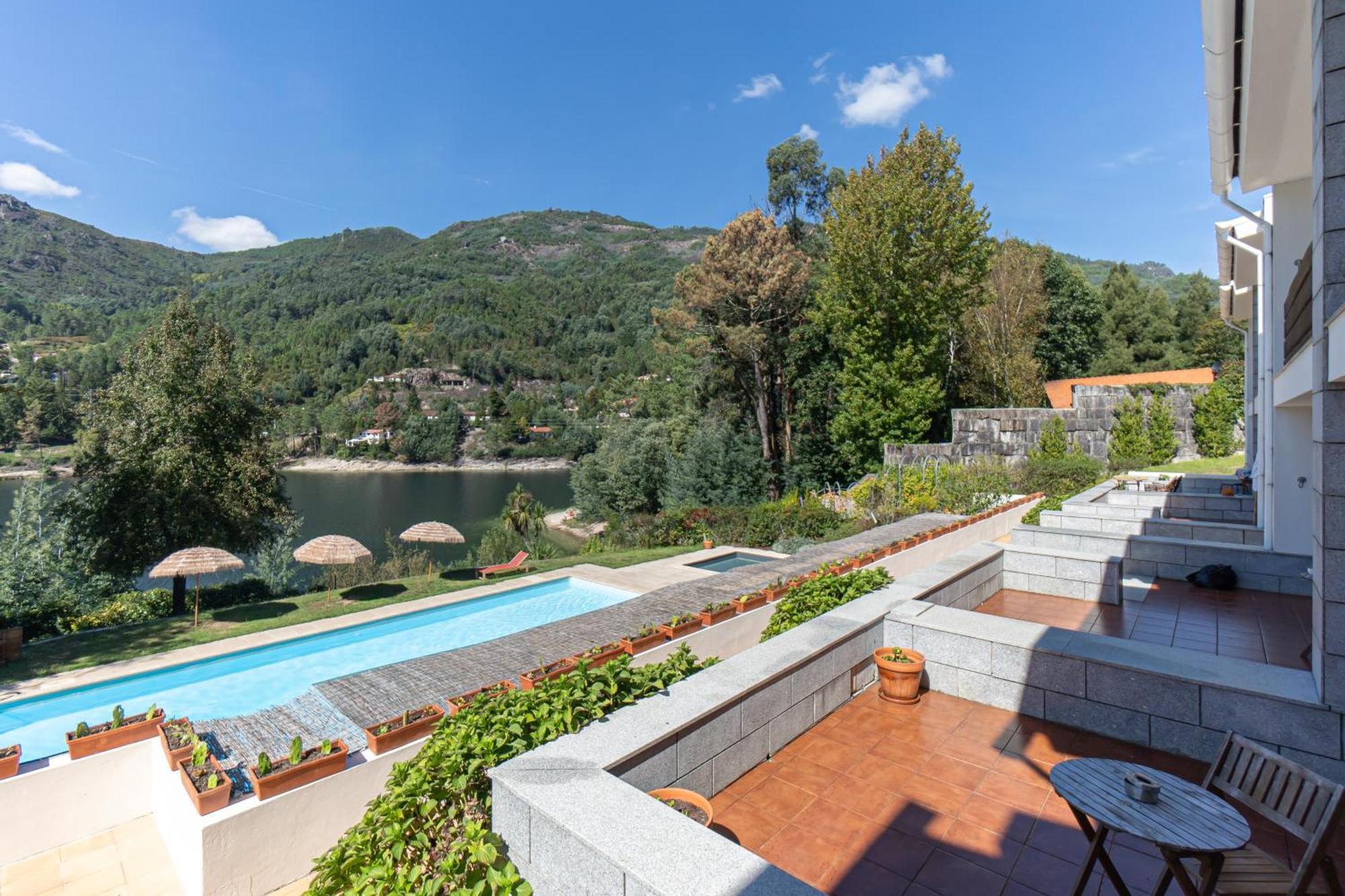 Selina Geres Hotel Terras de Bouro Bagian luar foto